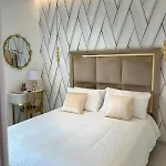 Konukevi Luxury Masaniello 4*
